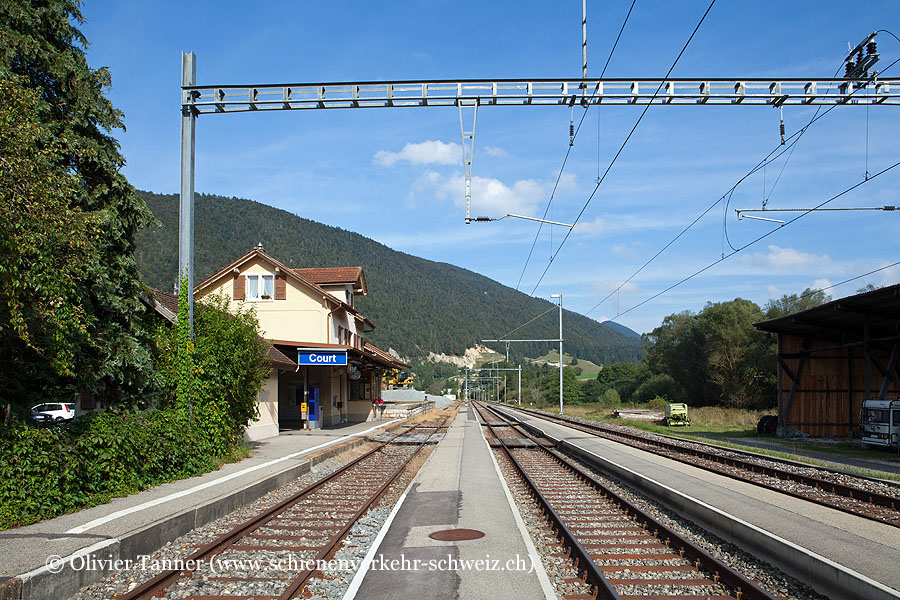 Bahnhof "Court"