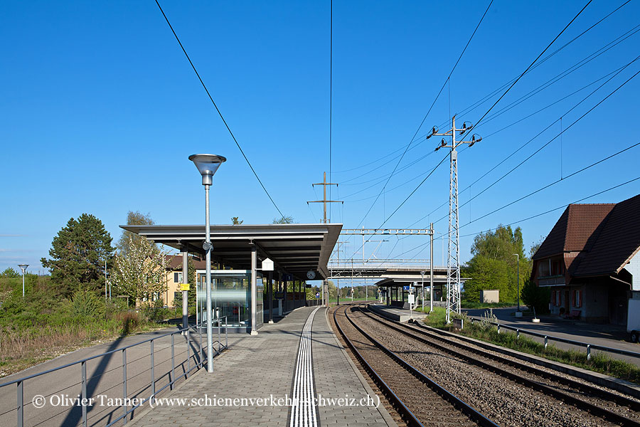 Bahnhof "Gampelen"