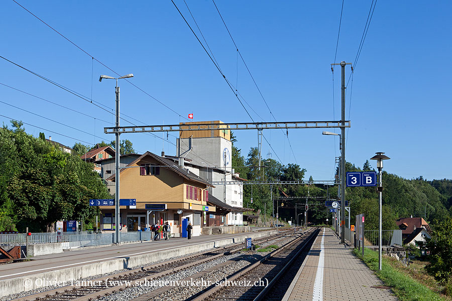 Bahnhof "Gümmenen"