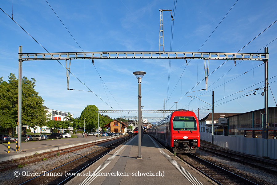 Bahnhof "Hinwil"