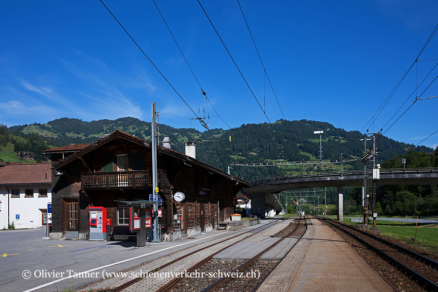 Bahnhof "Jenaz"
