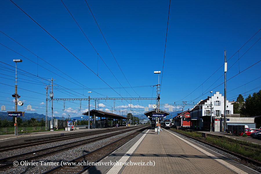 Bahnhof "Pfäffikon SZ"