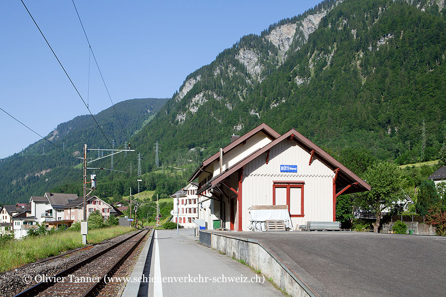 Bahnhof "Rüti GL"