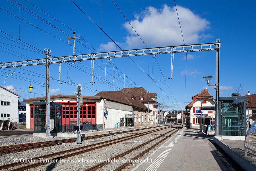 Bahnhof "Täuffelen"
