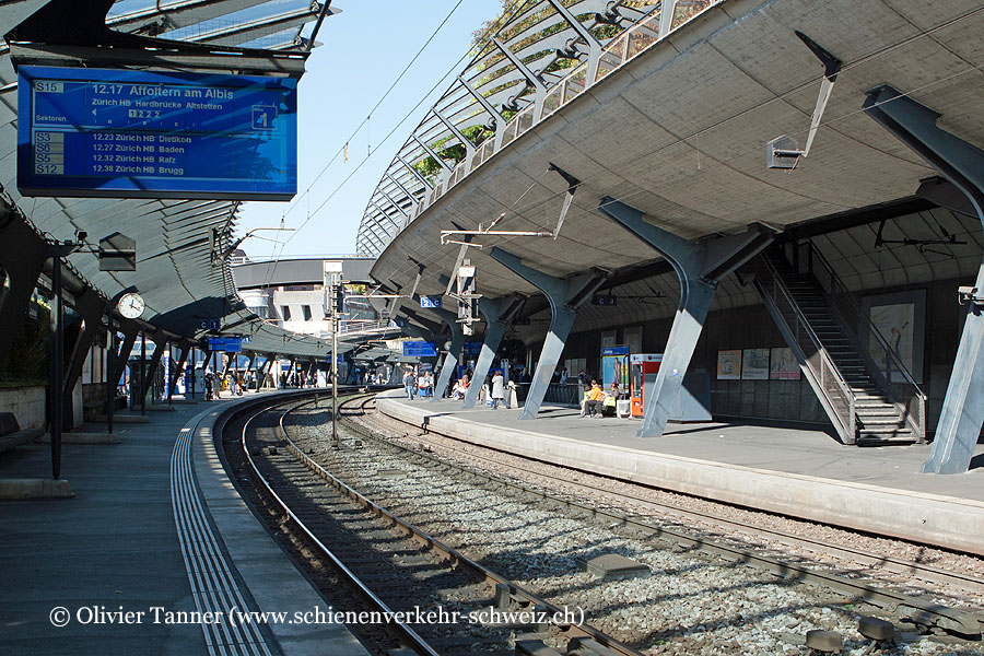 Bahnhof "Zürich Stadelhofen"