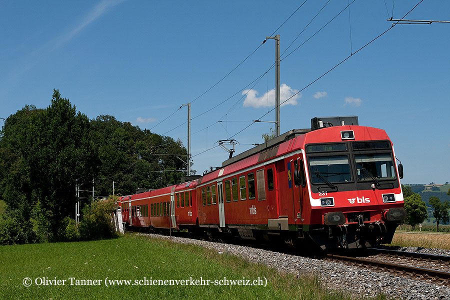 Nahverkehrspendelzug mit RBDe 566 231 als S4 Langnau i. E. – Burgdorf – Bern – Belp – Thun