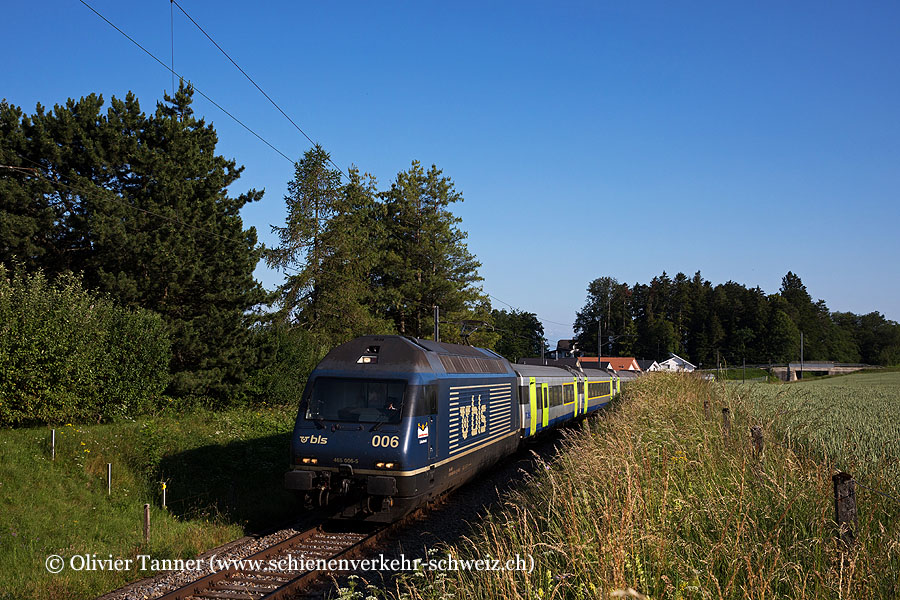 Re 465 006 mit RE Bern – Neuchâtel – La Chaux-de-Fonds