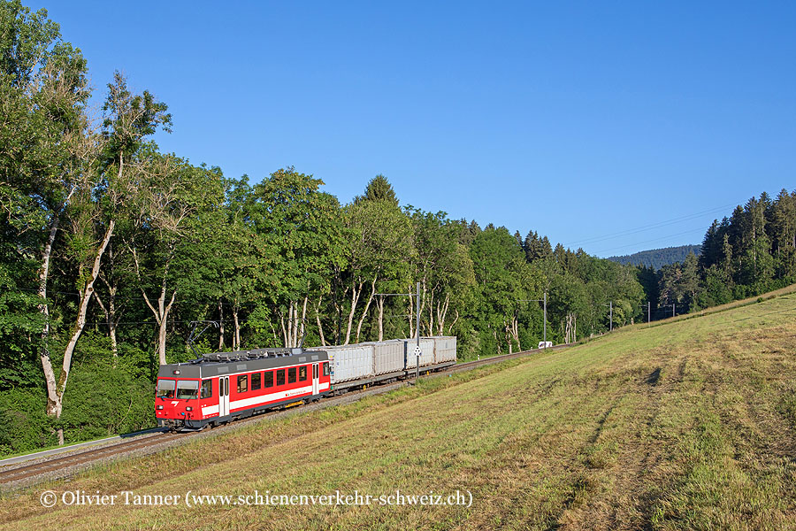Be 4/4 615 mit dem Müll-Güterzug