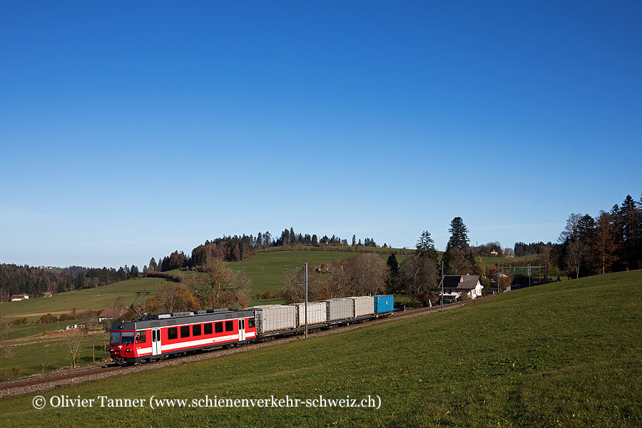 Be 4/4 615 mit dem Müll-Güterzug