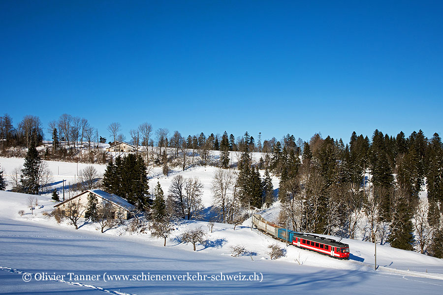 Be 4/4 616 mit dem Müll-Güterzug