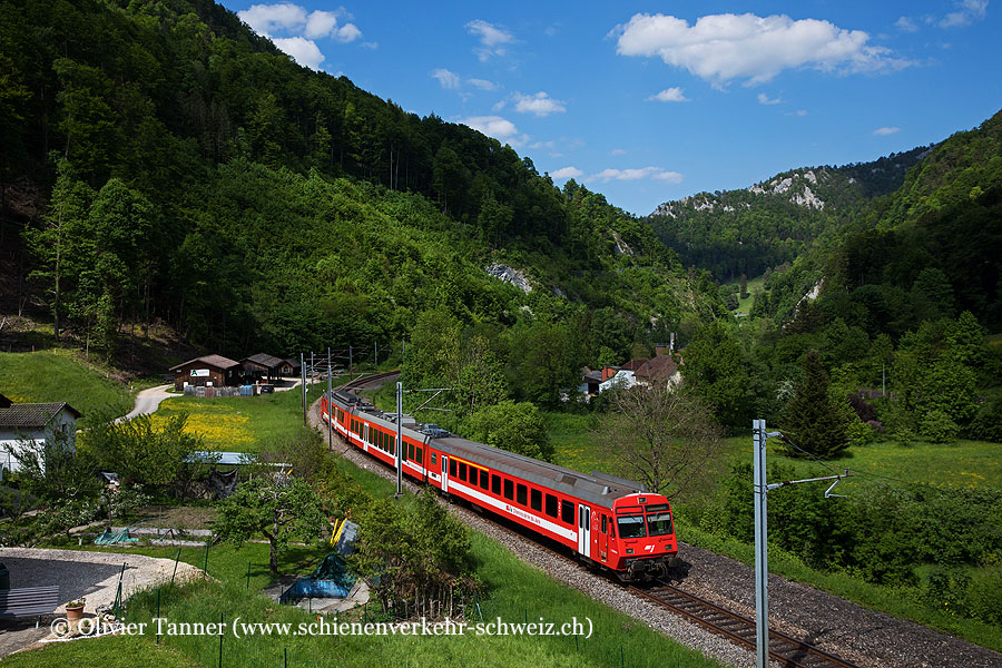 RBDe 567 181 als Leermaterialzug nach Oberburg