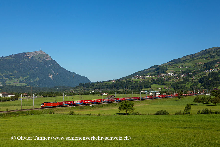 Br 185 089 mit dem Winner-Zug