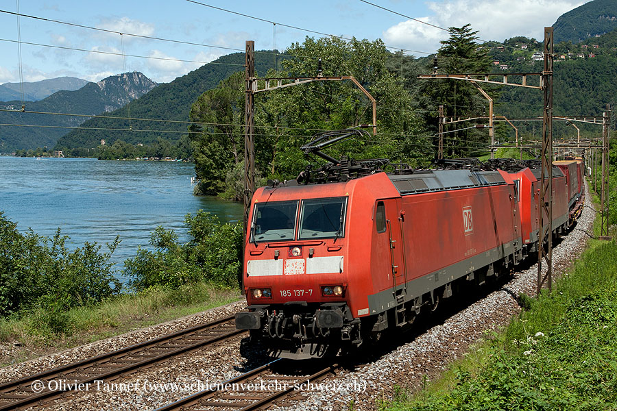 Br 185 137 und Br 185 110 mit dem Winner-Zug