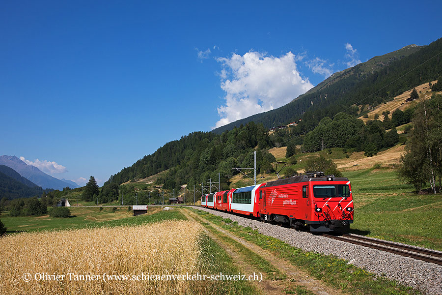 HGe 4/4’’ 104 mit Glacier Express nach St. Moritz