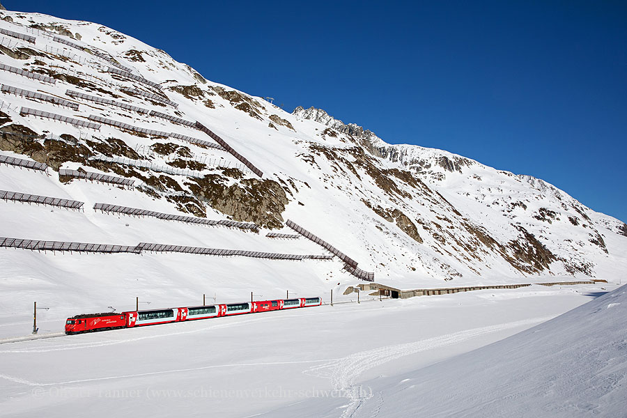 HGe 4/4’’ 106 mit Glacier Express nach Zermatt