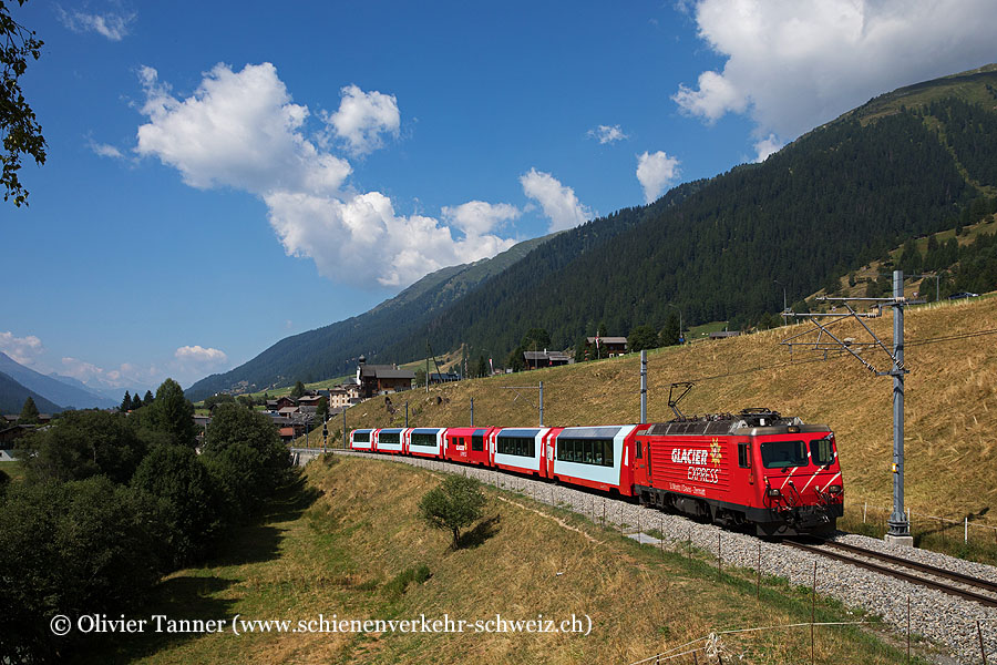 HGe 4/4’’ 4 mit Glacier Express nach St. Moritz