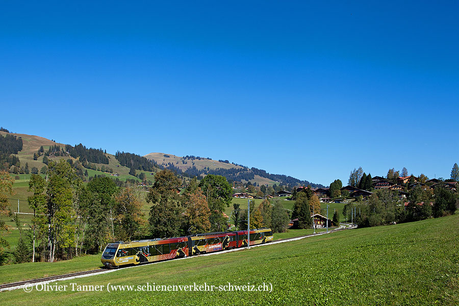 Be 4/4 5003 auf dem Weg nach Rougemont