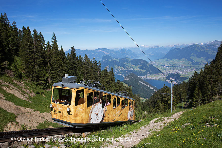 Bhe 1/2 30 ’’Carl Bucherer’’ auf dem Weg nach Alpnachstad
