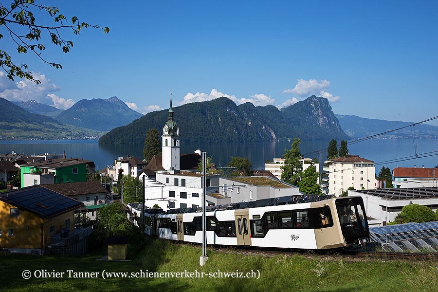 Bhe 2/6 44 und Bhe 2/6 42 auf dem Weg nach Rigi Kulm