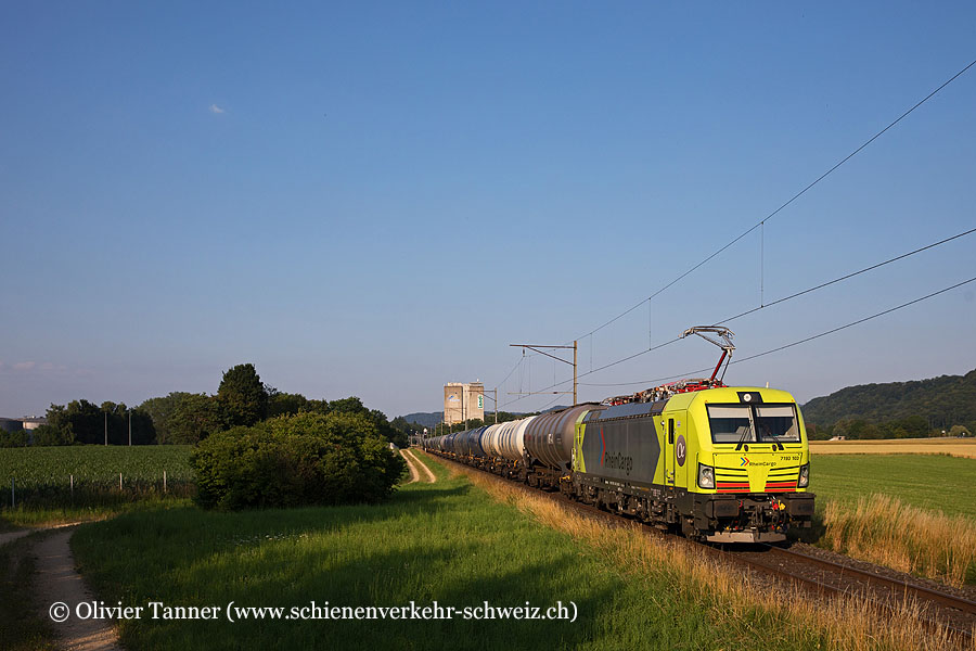 Br 193 103 mit Oelzug auf dem Weg nach Basel