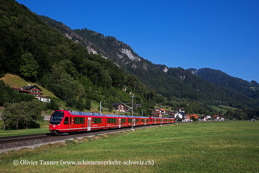 ABe 4/16 3111 und ABe 4/16 3135 als RE Davos Platz – Landquart