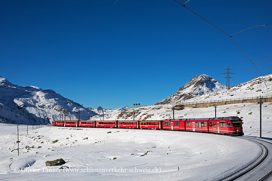 ABe 8/12 3512 mit RE9 St. Moritz – Tirano