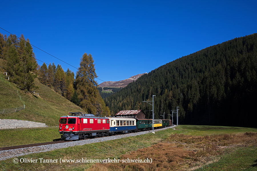Ge 4/4’ 605 mit Nostagiezug als R11 Davos Platz – Filisur
