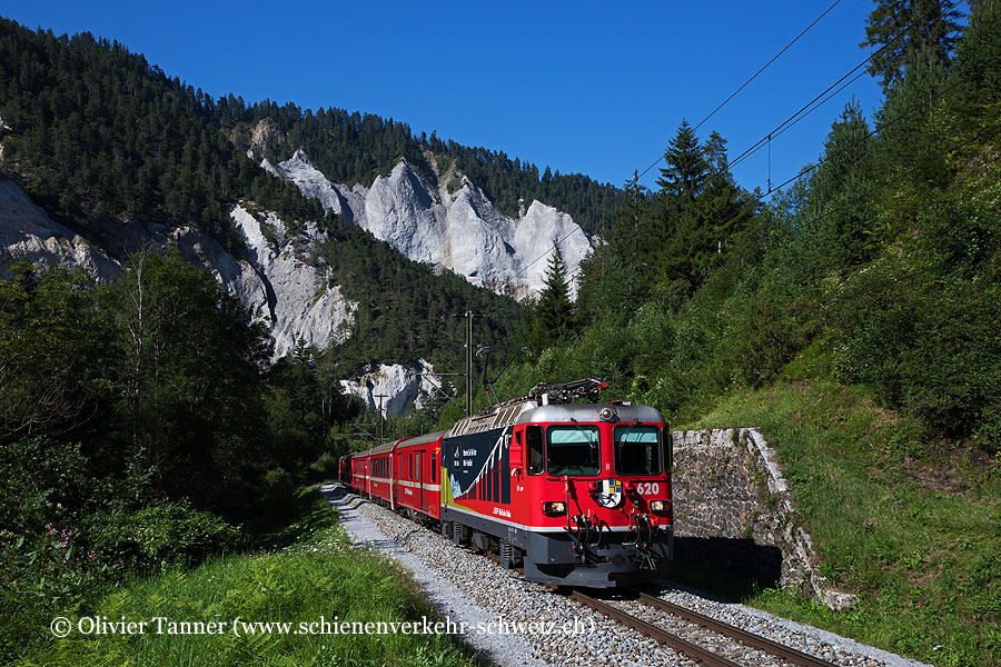 Ge 4/4’’ 620 ’’RhB-Club’’ mit RE Scuol-Tarasp – Chur – Disentis/Mustér