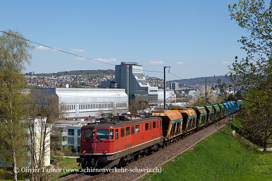 Ae 6/6 11430 mit Kieszug