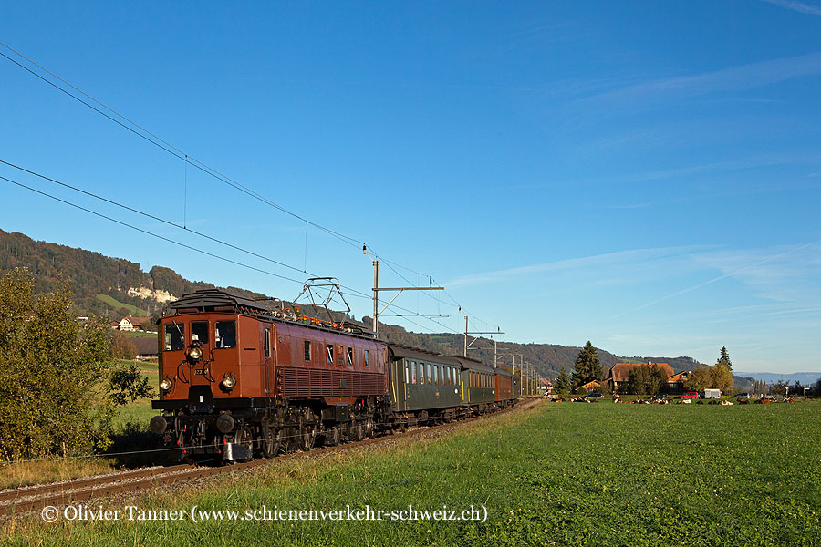 Be 4/6 12320 mit einem Schnellzug anlässlich der Erlebnisfahrt Lötschberg-Wallis