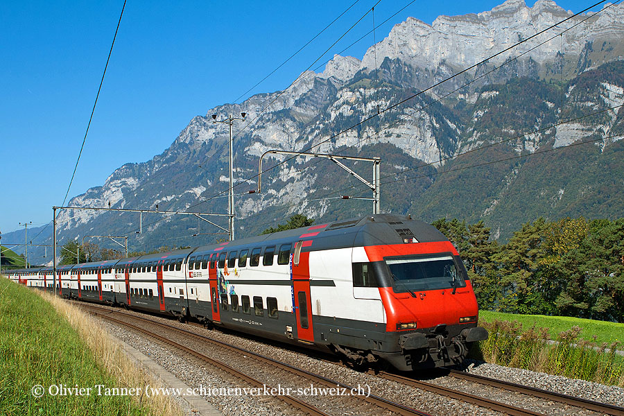 IC2000-Pendelzug mit Ticki Park-Steuerwagen als IC Basel – Zürich – Chur