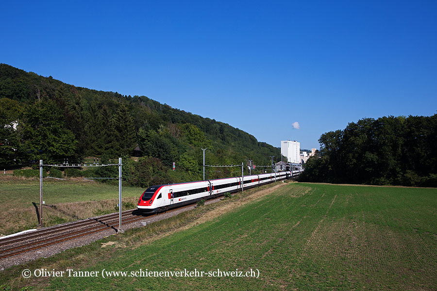 RABDe 500 024 und RABDe 500 015 als IC5 Rorschach – Zürich – Genève-Aéroport