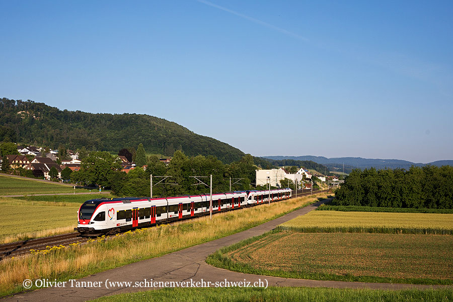 RABe 521 024 und RABe 521 027 als S3 Basel – Olten