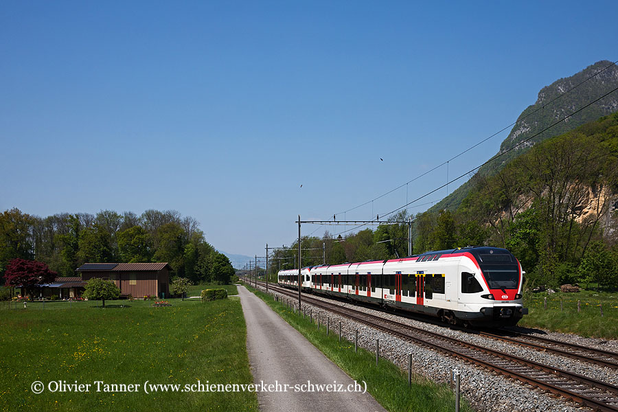 RABe 523 059 und RABe 523 029 als S2 Bussigny – Lausanne – Aigle