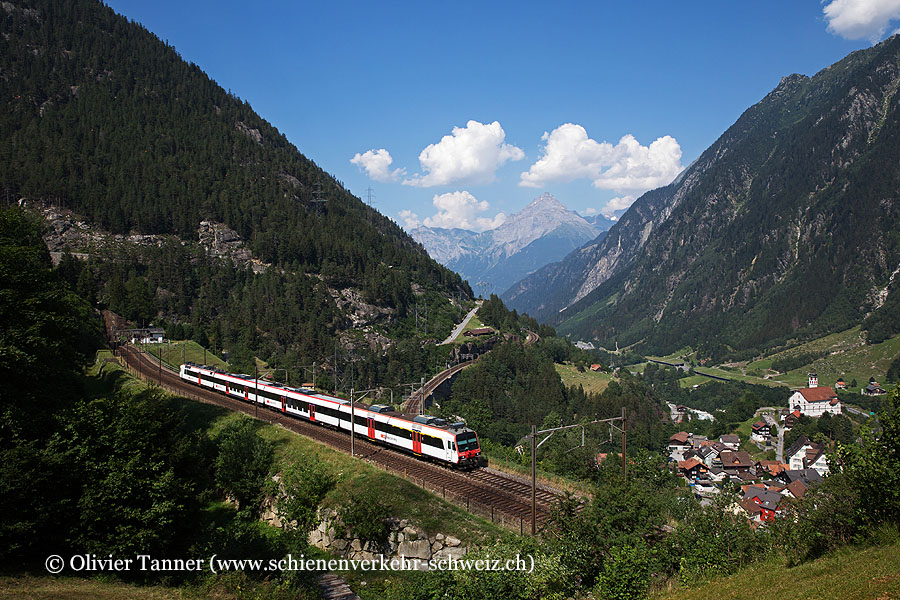 Domino mit RBDe 560 215 als RE Erstfeld – Göschenen – Airolo – Biasca – Bellinzona – Chiasso