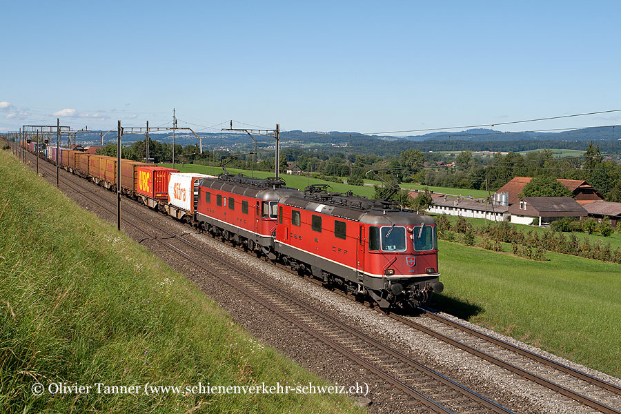 Re 4/4’’ 11166 und Re 6/6 11621