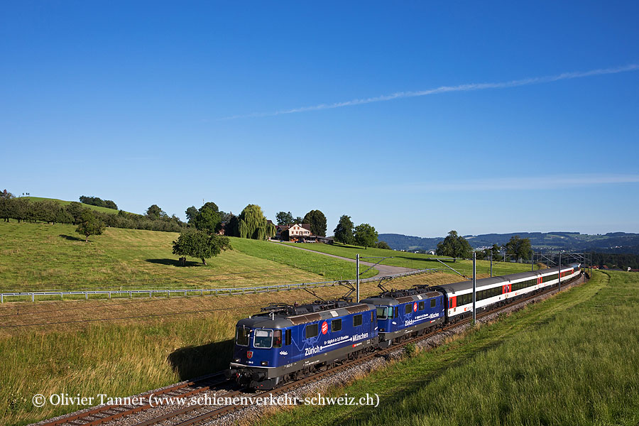 Re 421 394 und Re 421 392 mit dem EC Zürich – St. Gallen – München