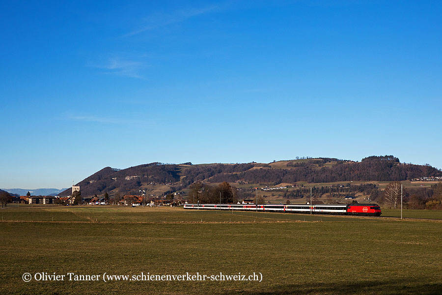 Re 460 000 mit IC6 Basel – Bern – Brig umgeleitet durch das Gürbetal