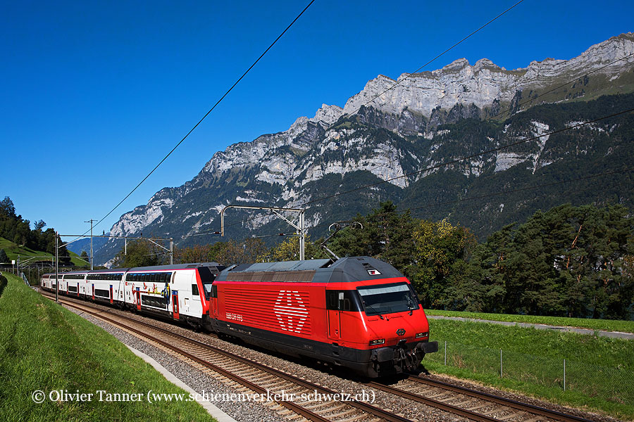Re 460 103 und Re 460 091 mit IC3 Basel – Zürich – Chur
