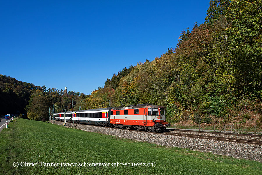 Re 4/4’’ 11109 ’’SwissExpress’’ mit IC4 Singen (Hohentwiel) – Schaffhausen – Zürich