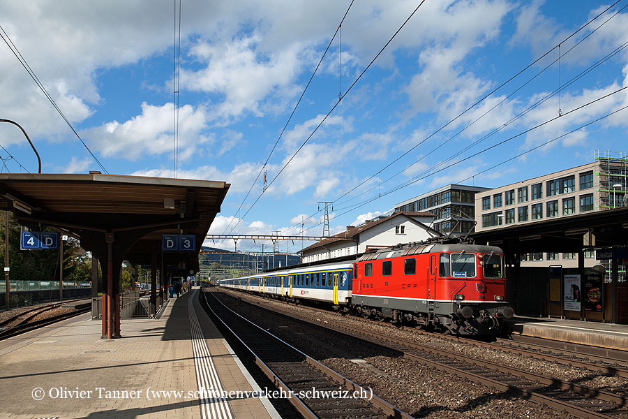 Re 4/4’’ 11136 mit Dispopendel als EC Basel – Zürich