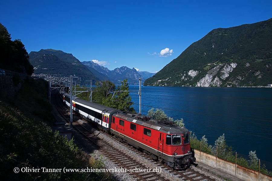 Re 4/4’’ 11196 mit dem Gotthard Panorama Express