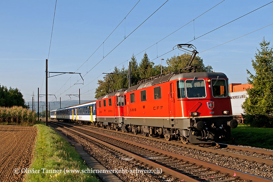Re 4/4’’ 11217 und Re 4/4’’ 11145 mit S-Bahn Basel – Olten