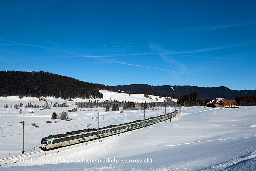 RBDe 561 082 und RBDe 561 084 mit dem Voralpen-Express St. Gallen – Luzern