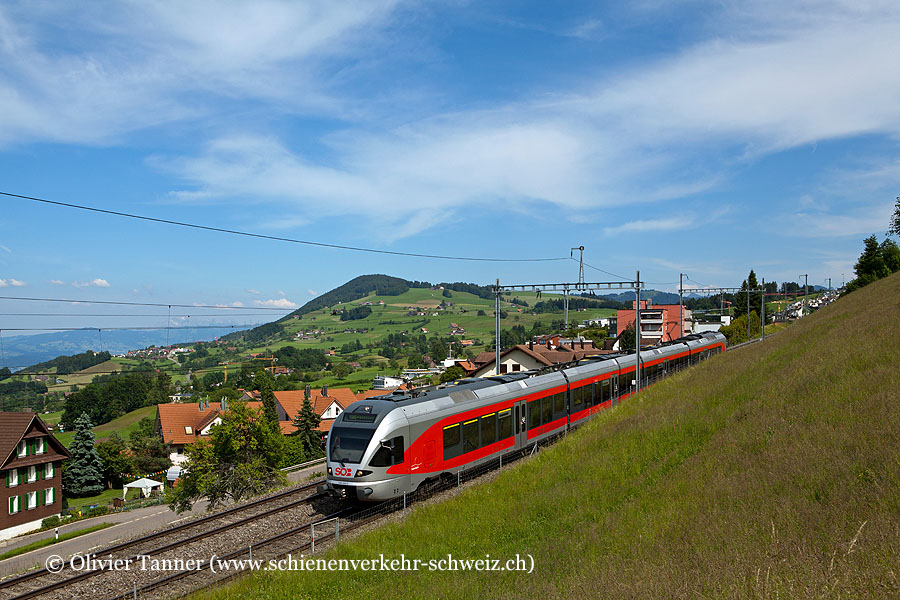 RABe 526 045 als S40 Einsiedeln – Wädenswil