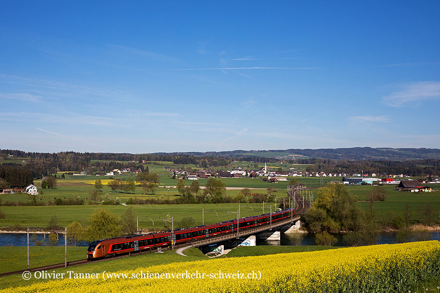 RABe 526 201 & 101 als Leermaterialzug nach Rotkreuz