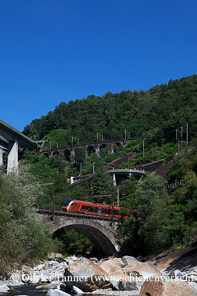 RABe 526 207 & 107 als IR26 Basel – Luzern – Bellinzona – Locarno