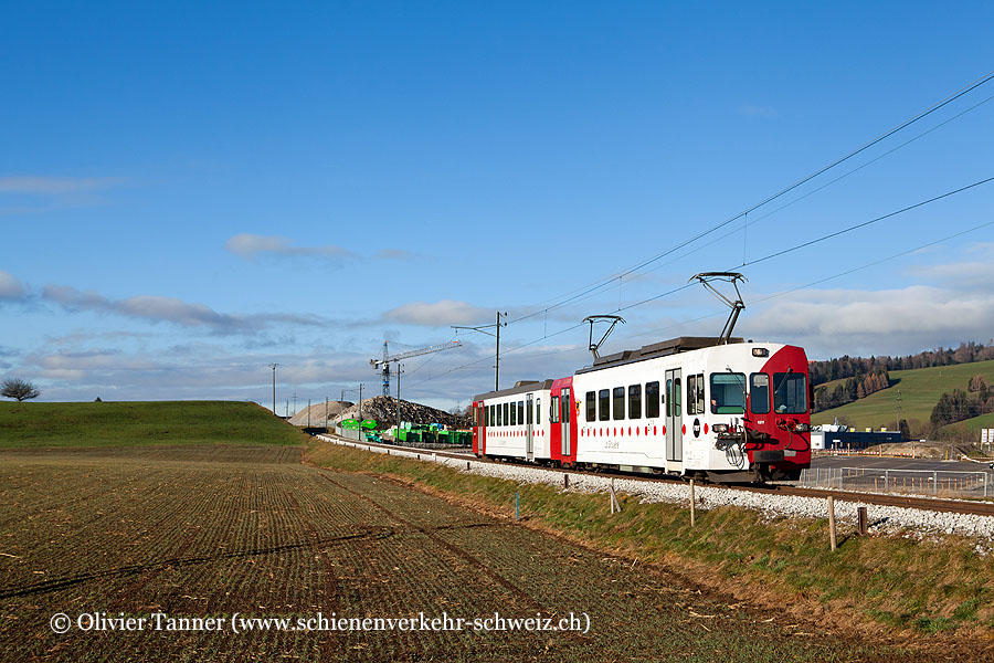 Be 4/4 121 auf dem Weg nach Bulle
