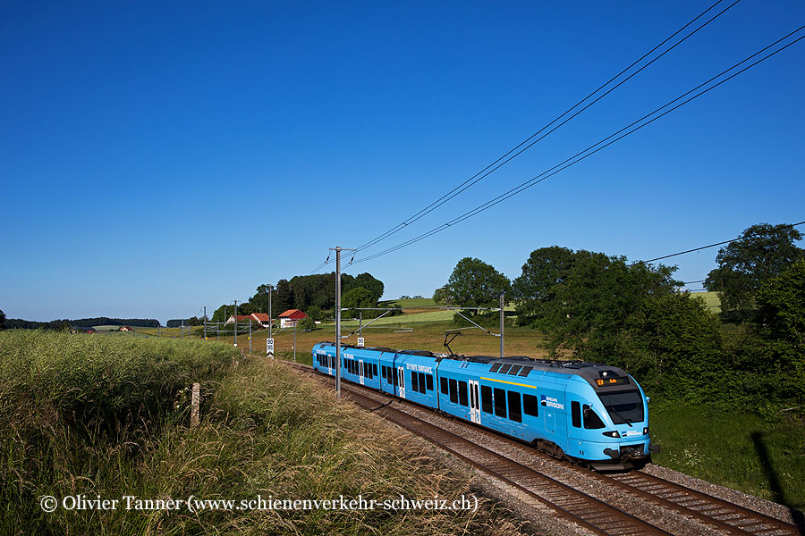 RABe 527 198 als RE Düdingen – Bulle