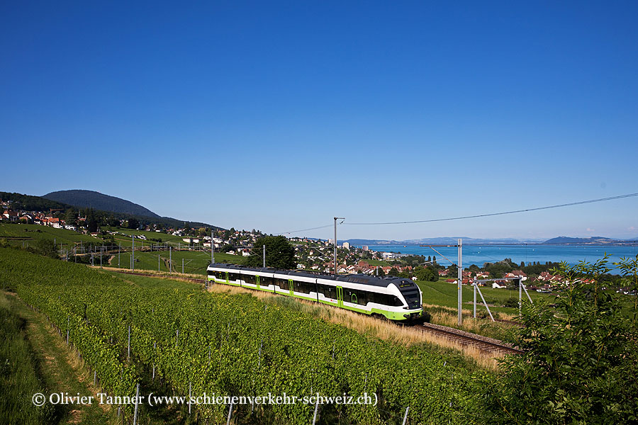 RABe 527 332 als R21 Neuchâtel – Buttes